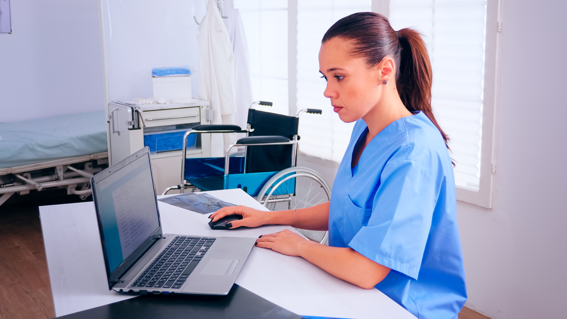 estudia a tu ritmo curso para cuidadores adultos mayores